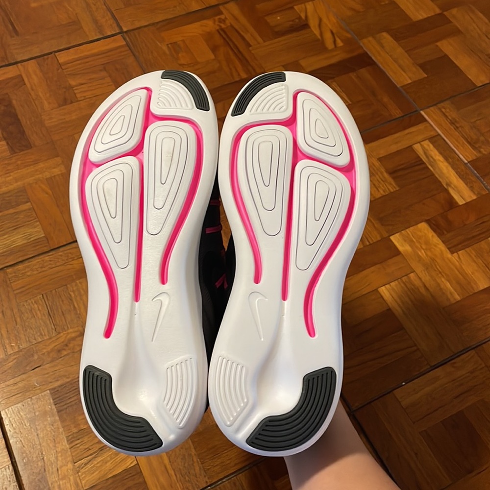 Nike running shoes - Picture 2 of 7
